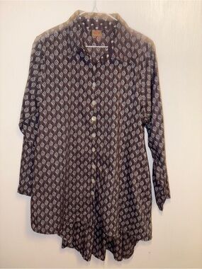 Purple Tulip tunic Length Button Up Shirt Size Small Flaw!